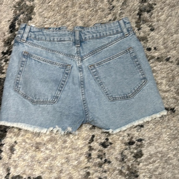 H&M Blue Jean Shorts Distressed Cut-Off Style - Picture 4 of 5